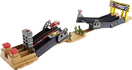 Figura de Ação MATTEL Cars Drag Racing XRS com pista e veículo Mattel - Brinquedos - 