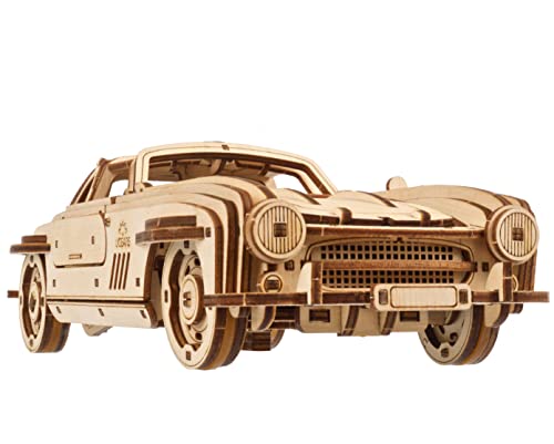 Modelo de Carro de Madeira UGEARS Sport Coupe UGEARS - Brinquedos - madeira, motor elétrico, pneus, acessórios