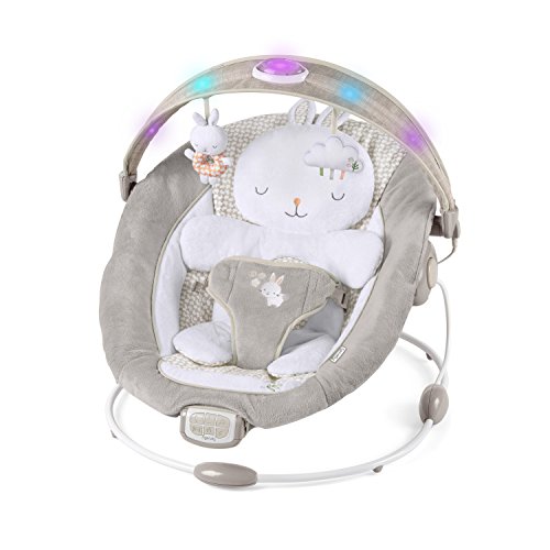 Berço de Passeio INGENIOUITY Twinkle Tails Bunny Ingenuity - Brinquedos para bebês e equipamentos de atividades - correias ajustáveis, tecido macio, almofadas, bolso