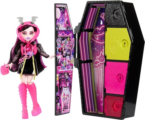 Boneca MONSTER HIGH Draculaura Skulltimate Mattel - Bonecas - articulada, decorada, Draculaura, acessórios