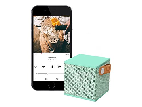 Coluna Bluetooth FRESH & REBEL Rockbox Cube Fabric (Autonomia: 20 horas - Verde) 4964 - Alto-falantes - bluetooth, autonomia 20 horas, bateria recarregável, entrada auxiliar